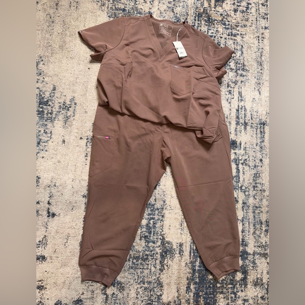 FIGS PLUS SIZE COLLECTION ✨ $START SCRUB DEALS XXL – 6XL AVAILABLE - Picture 16 of 16